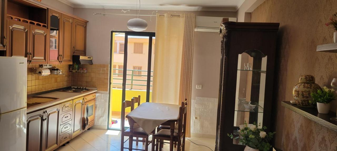 Charming Apartment Lushnjë מראה חיצוני תמונה
